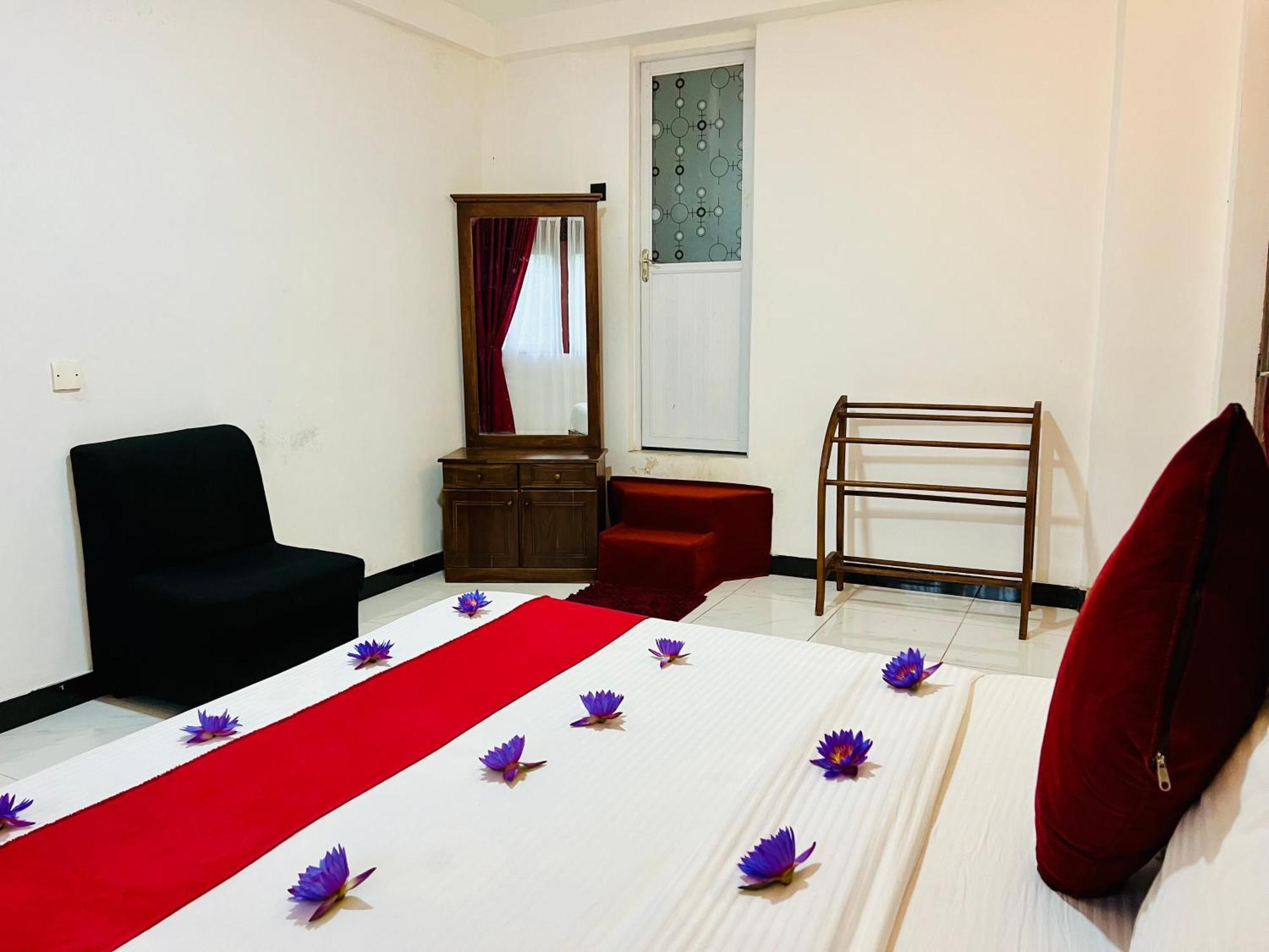Heaven Breeze Hotel Канди Екстериор снимка
