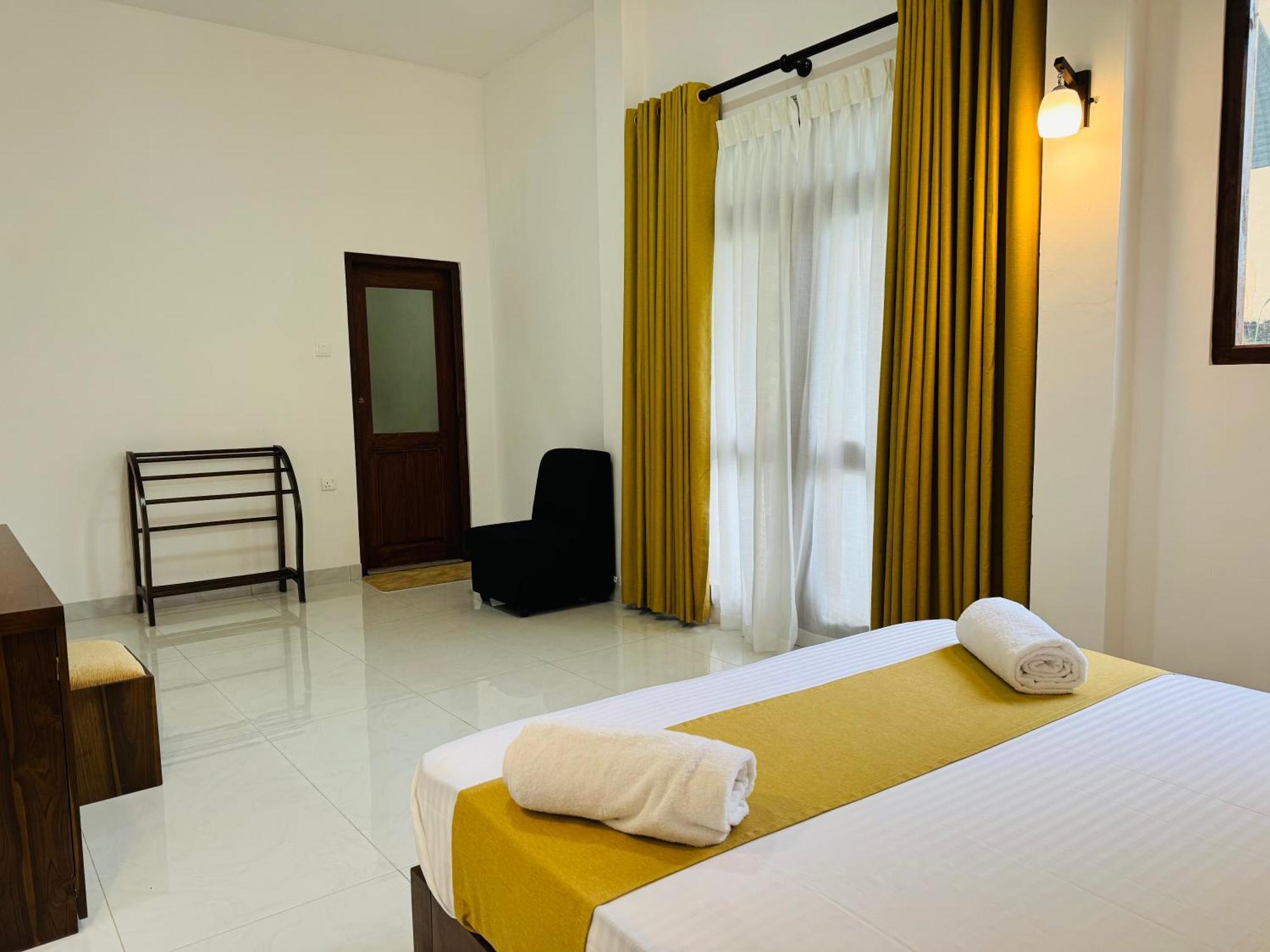 Heaven Breeze Hotel Канди Екстериор снимка