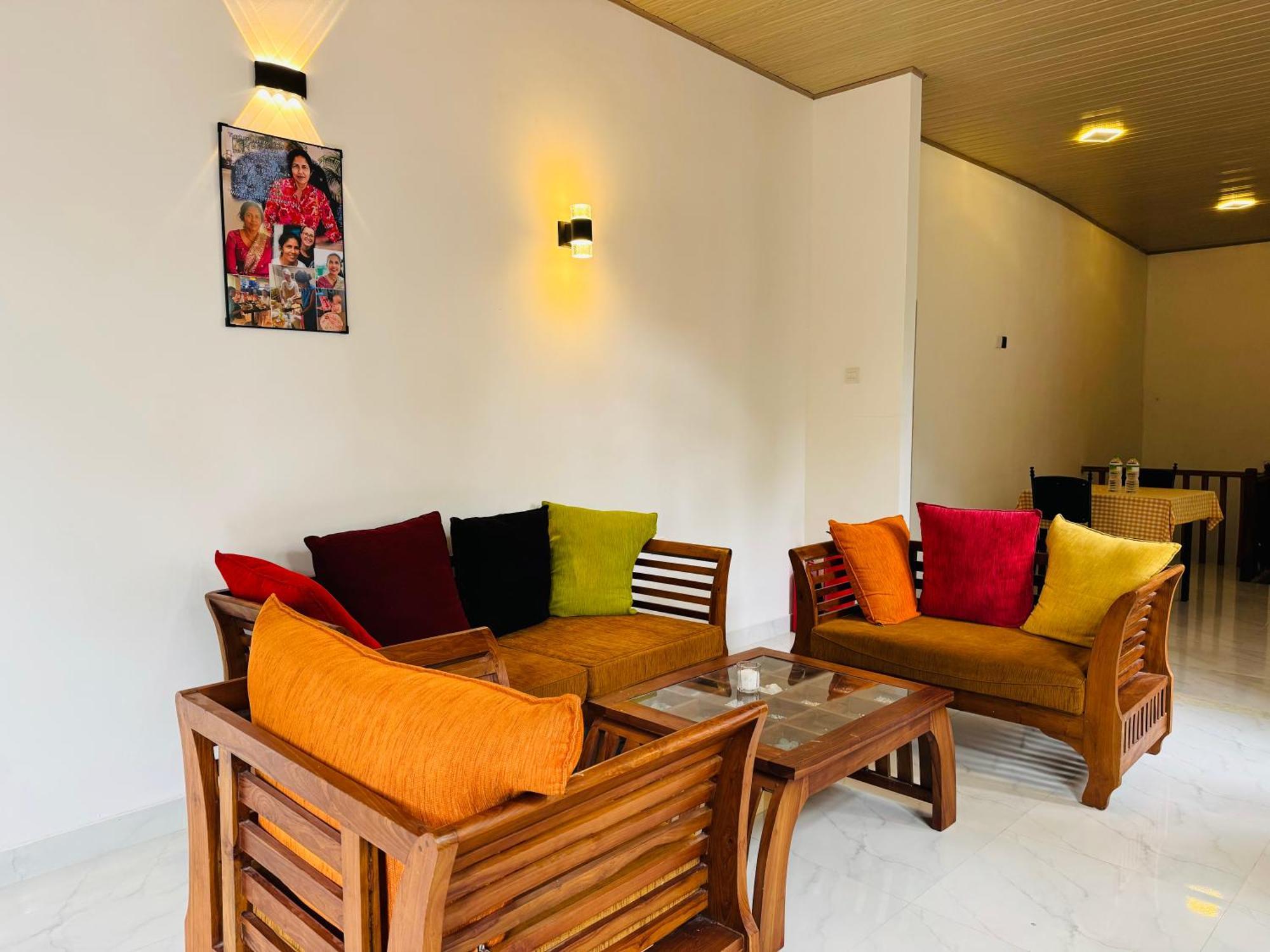 Heaven Breeze Hotel Канди Екстериор снимка